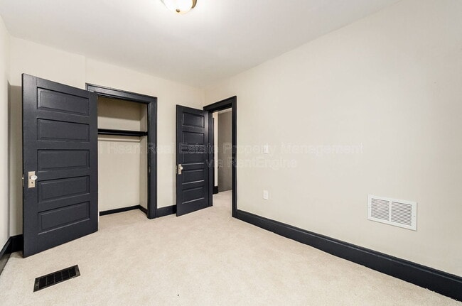 Building Photo - 1044 Sullivant Ave