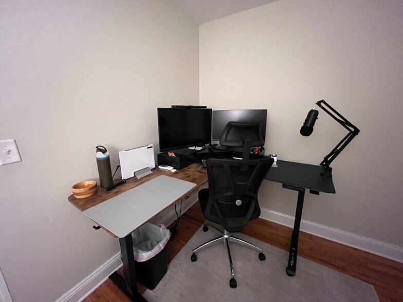 Building Photo - 30 Thorpe St