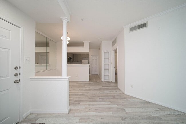 Building Photo - 1330 Old Spanish Trl