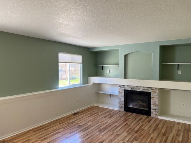 Building Photo - 1563 Cedarwood Dr