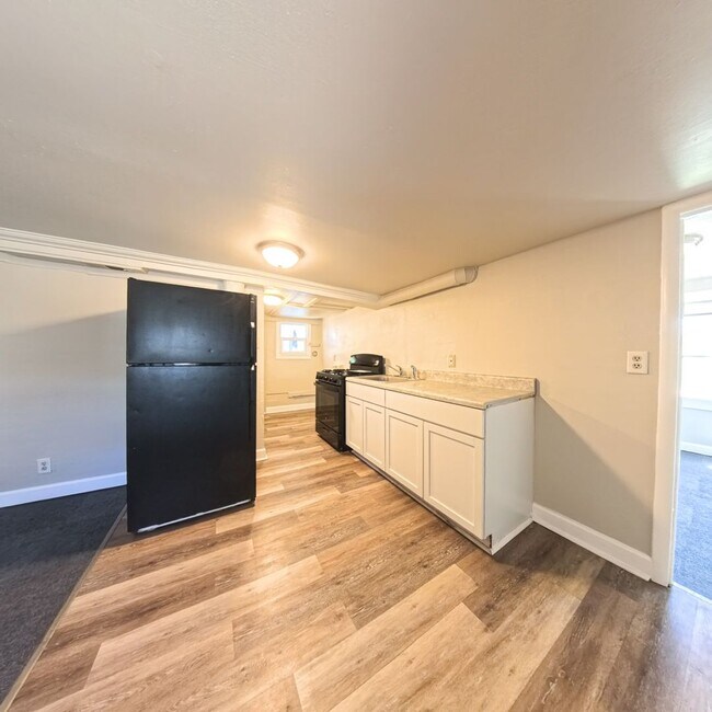 Building Photo - 2938 E Euclid Ave