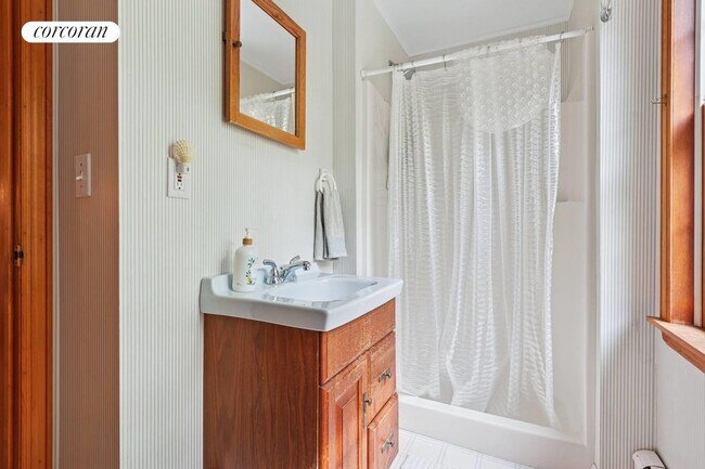 Building Photo - 330 Sprig Tree Path