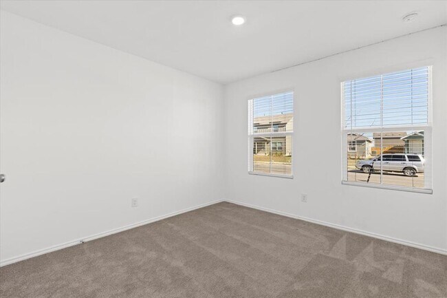 Building Photo - 210 Chapel Beck Dr