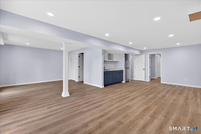 Building Photo - 675 Townsend Ave