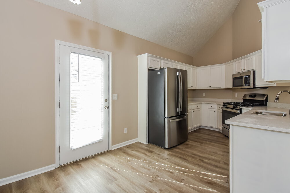 Building Photo - 301 Providence Dr