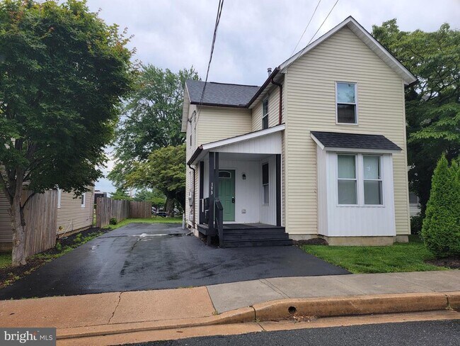 Building Photo - 133 Alice Ann St