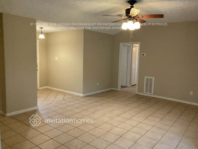 Building Photo - 2902 Early Turn Dr