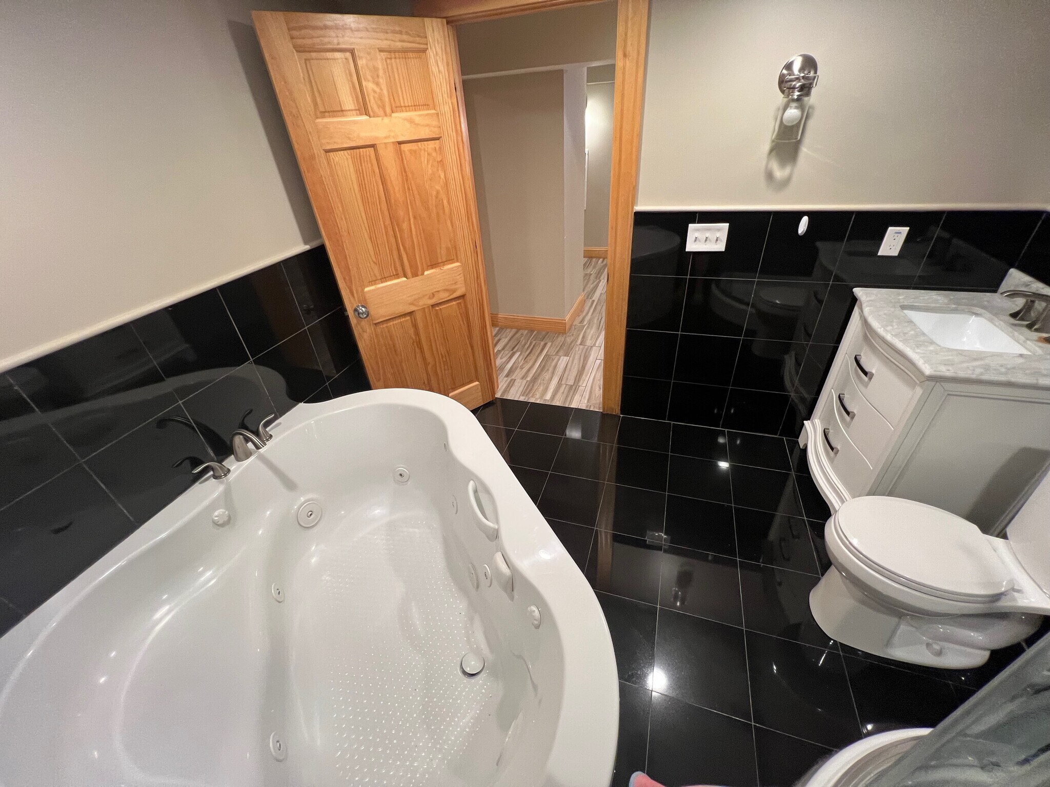 Building Photo - 152 Winchester St