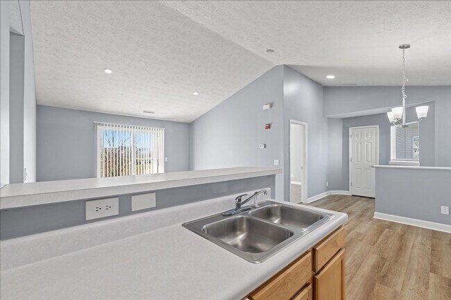 Building Photo - Cross Pointe Business Park***Walking Distance to Costco***2 Bedroom Apartment Promenade Developme...