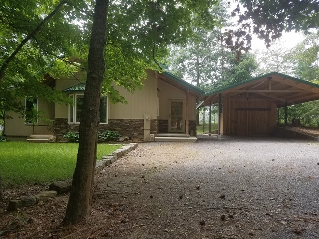 Building Photo - Beautiful Country Cabin