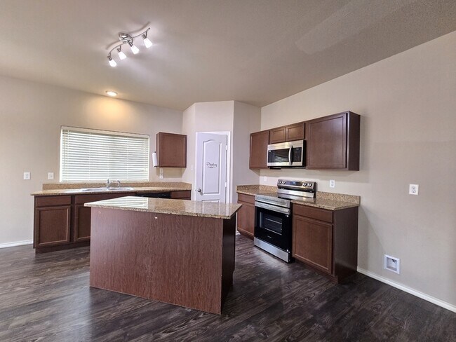 Building Photo - 322 Ambrose Avenue