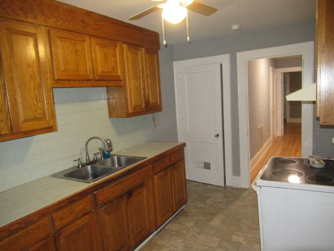 Building Photo - Downtown Lincolnton Duplex!