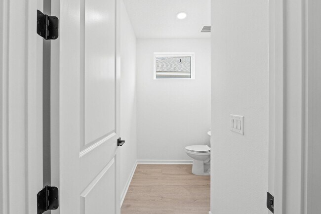 Building Photo - 9511 Paradise Dr