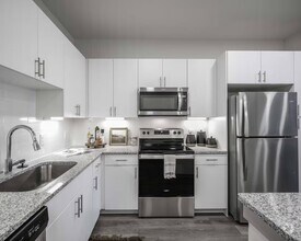 Building Photo - Comfort & Style in Houston — Special Offer...