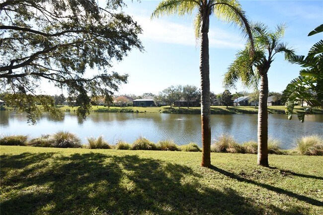 Building Photo - 16 Eastlake Dr