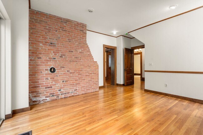 Building Photo - 48 Auburn St