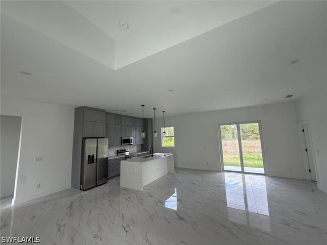 Building Photo - 1089 Eisenhower Blvd