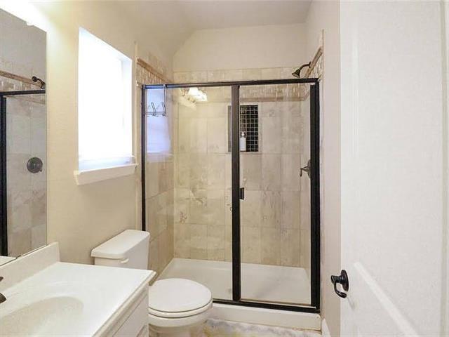 Building Photo - 4815 Livingston Dr