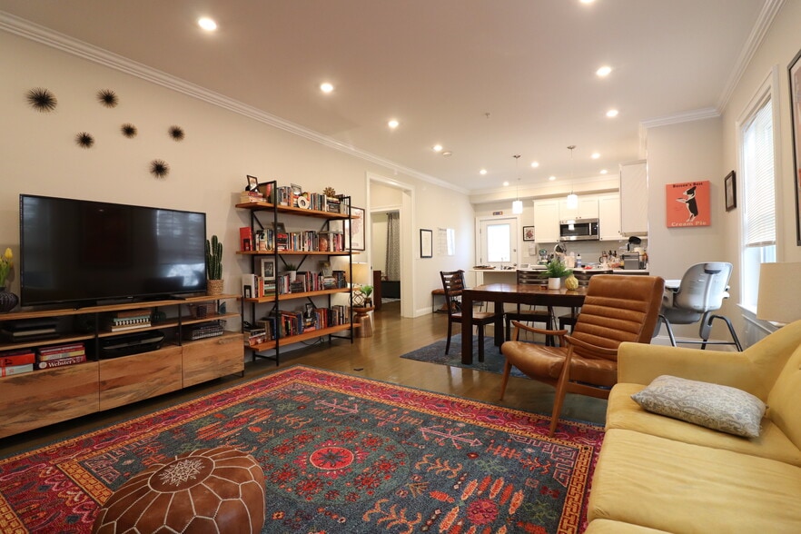 Building Photo - 17 Walk Hill St