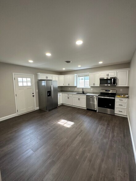 Building Photo - 6353 Marion East Williamson Rd