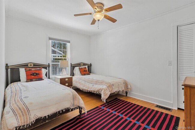 Building Photo - 1240 W Rd