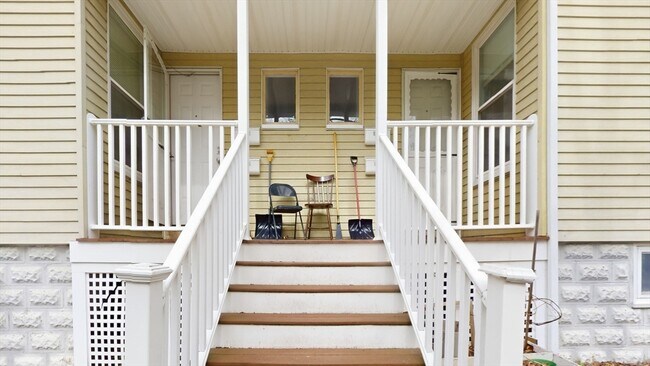 Building Photo - 64 Winslow Ave