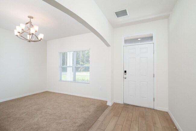 Building Photo - Spacious 5BR House in Gainesville