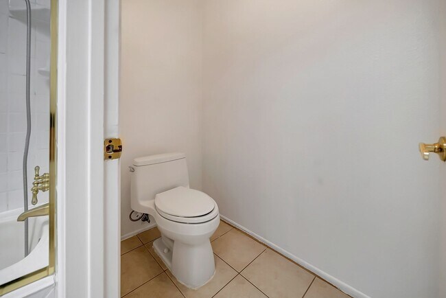 Building Photo - 4424 Coldwater Canyon Ave