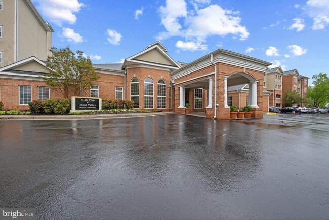 Building Photo - 556 Rhapsody Ct