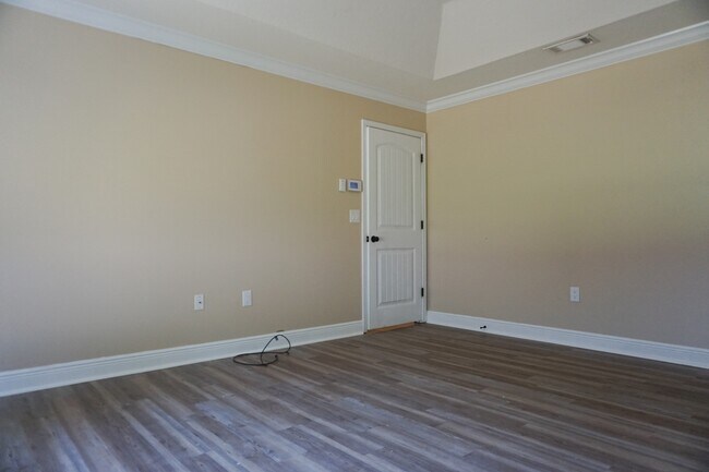Building Photo - 141 Bronze Cir