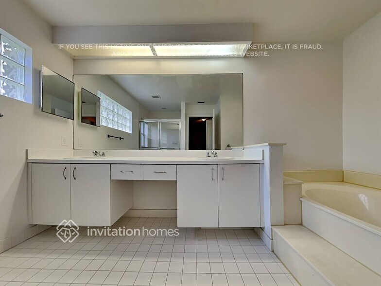 Building Photo - 7546 Briarcliff Cir