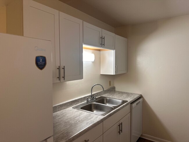 Building Photo - 3700 SW 29th Terrace