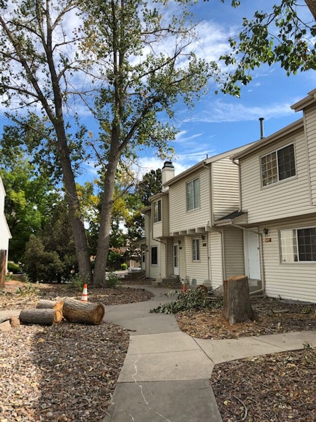 Building Photo - Town home for rent in Aurora CO 80013