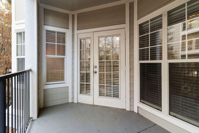 Building Photo - 590 James Maxwell Rd