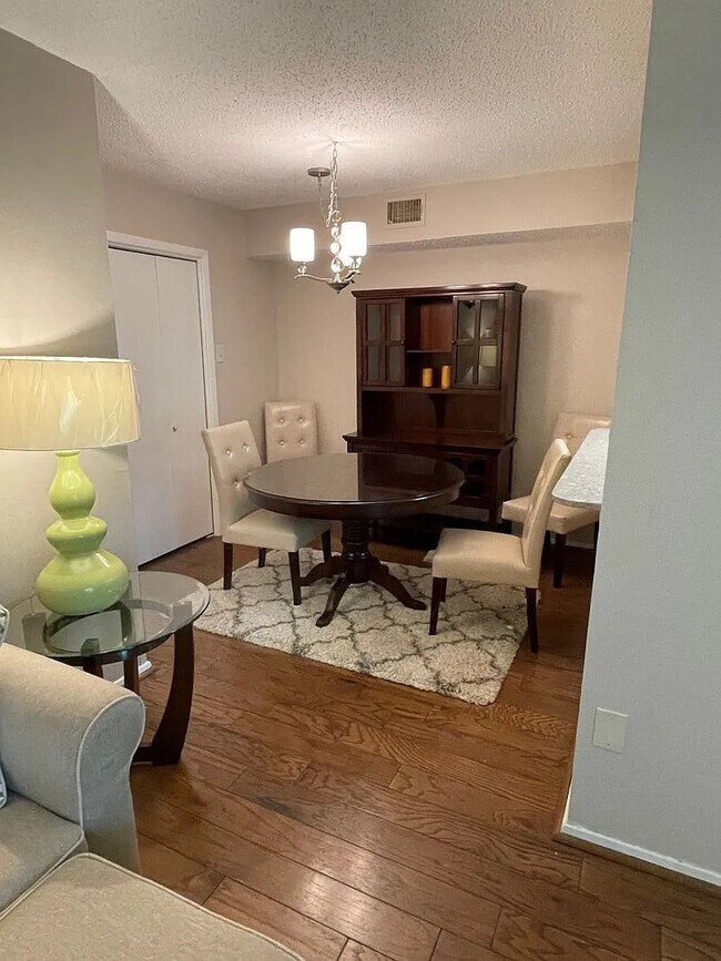 Building Photo - 891 Dublin Dr