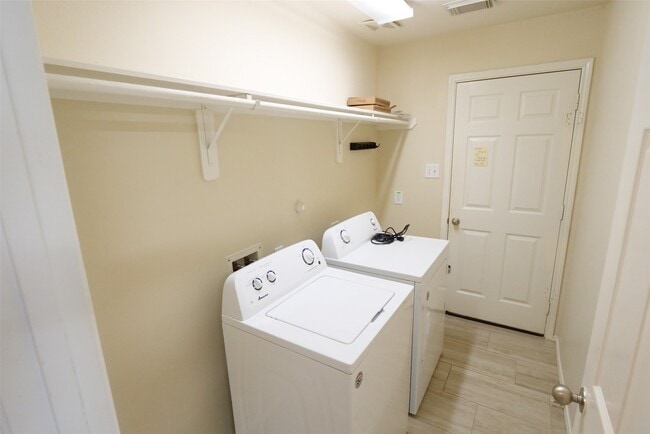 Building Photo - 2802 Harte Ct