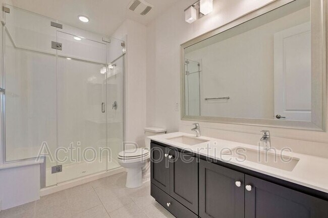 Building Photo - 605 Cinnamon Cir.