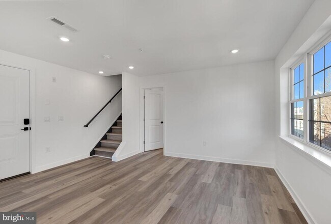 Building Photo - 1116 S 7th St