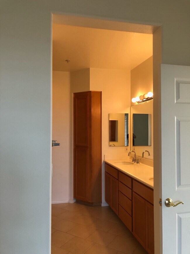 Primary Bath - 13075 Pacific Promenade