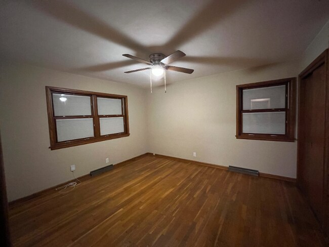 Building Photo - 601 E Mumford Dr