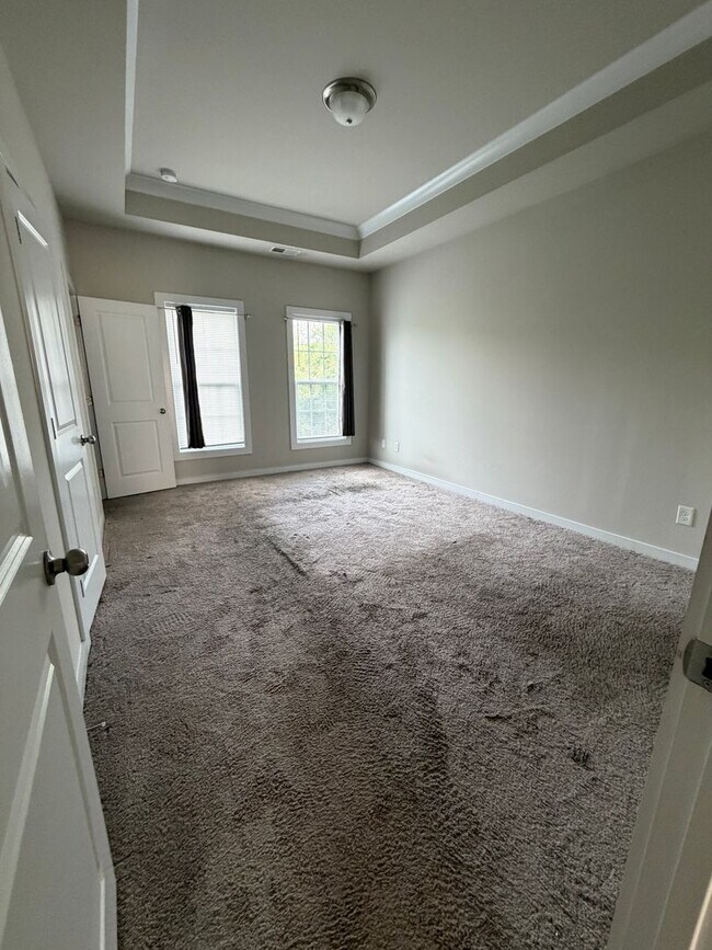 Building Photo - Beautiful Townhome in Charlotte