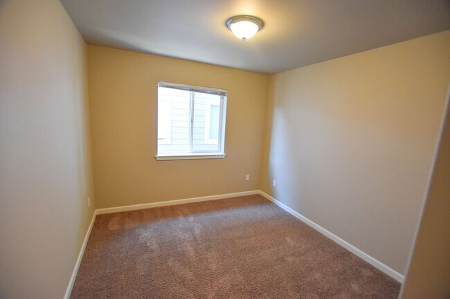Building Photo - Gorgeous home in Olympia!!
