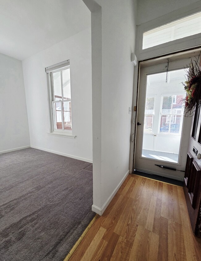 Building Photo - 21 S 4th St