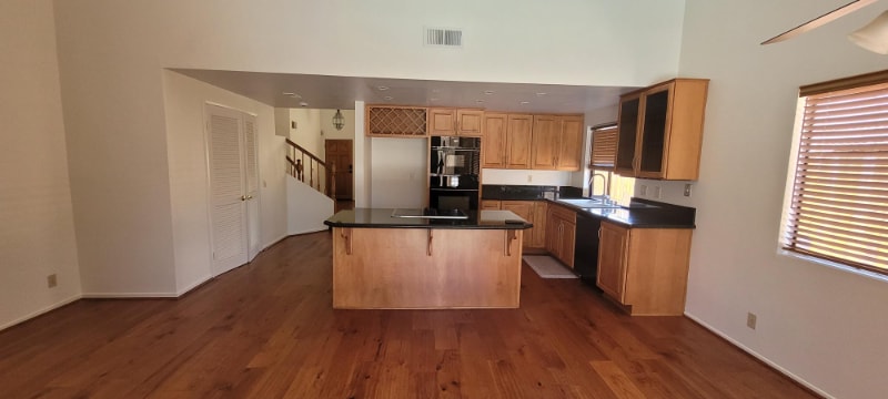 Building Photo - 11322 Redbud Ct