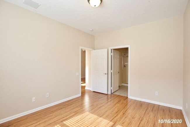 Building Photo - Beautiful 3/3.5 Townhome with a Spacious 2 Car Garage in the Gate Guarded Community of Spring Isl...