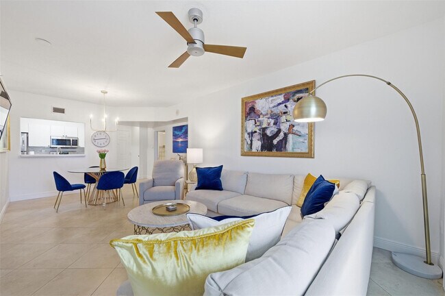 Building Photo - 3020 NE 32nd Ave