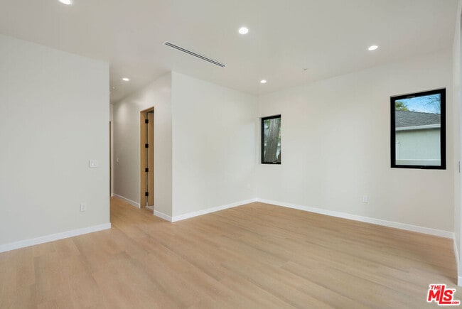 Building Photo - 17510 Miranda St