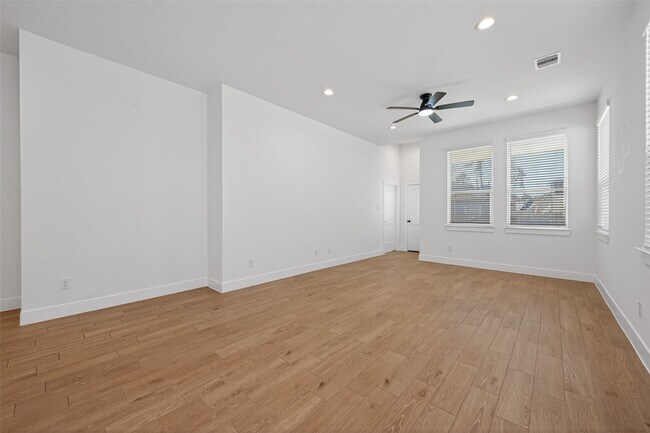 Building Photo - 177 Hidden Peak Dr