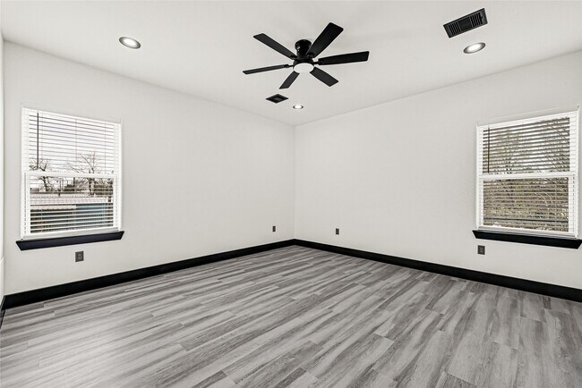 Building Photo - 13106 Donegal Way