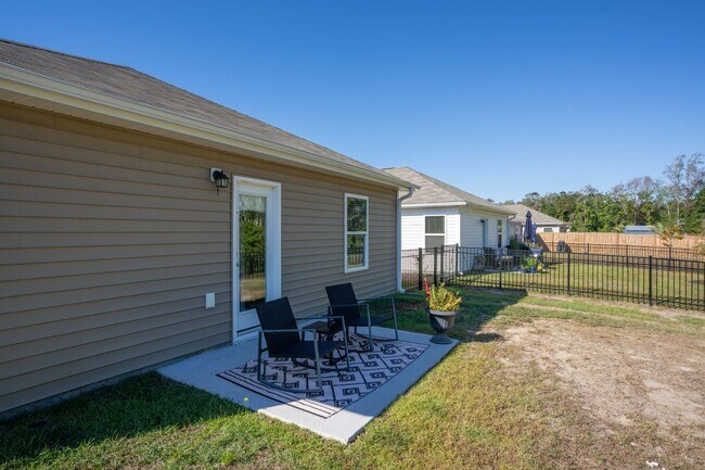 Building Photo - Charming 4-Bedroom Home in Desirable Waterside Community – Surf City, NC